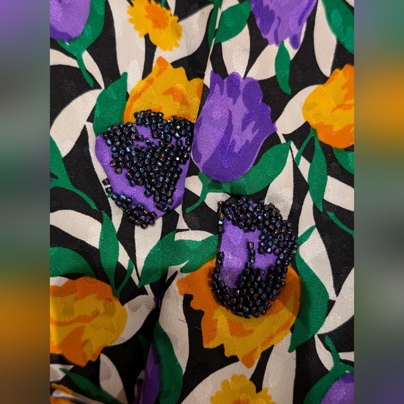 Perfect Vintage Silk Floral Beaded and Purple 80s Reversible Blazer sz M? - Picture 4 of 12